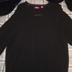 Izod Men’s v-neck sweater